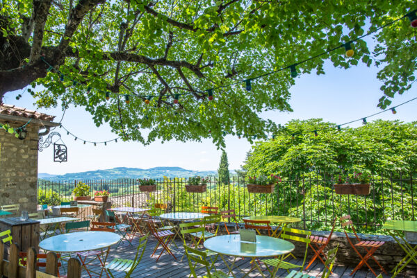 Terrasse boulangerie Faucon