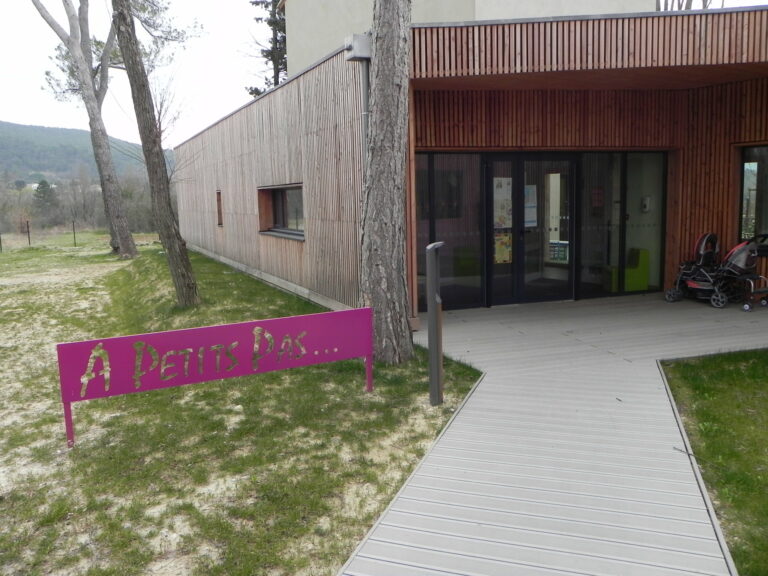 Entrée du Relais petite enfance